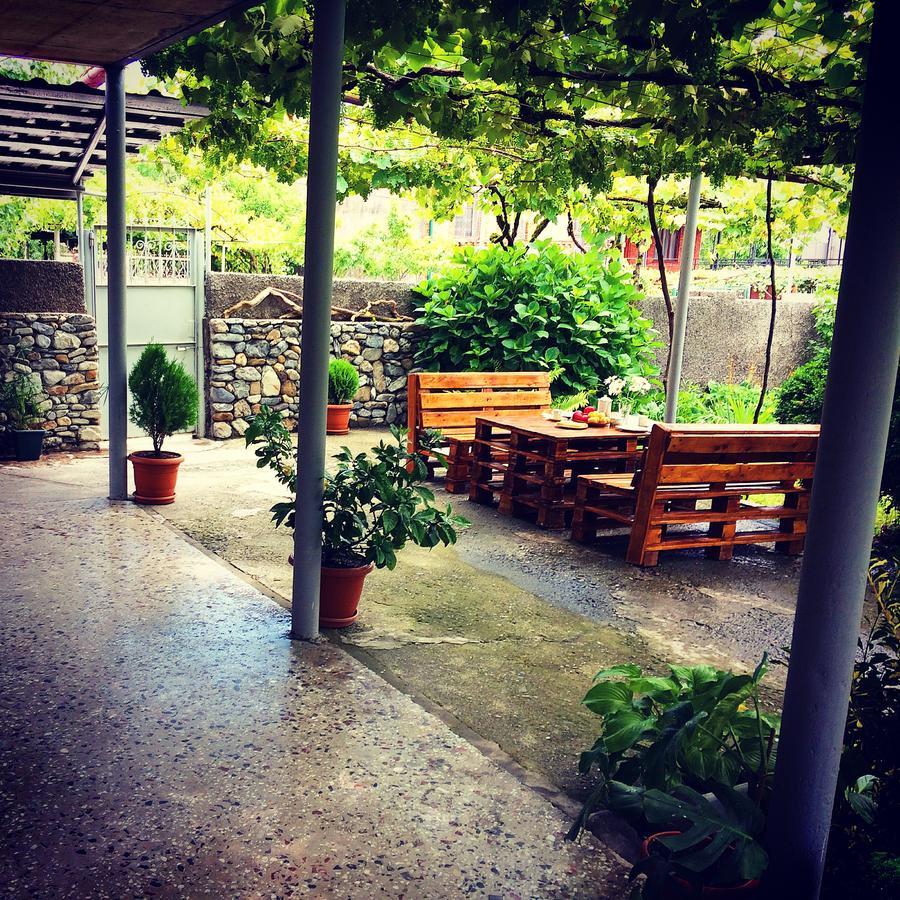Guest House Gardenia & Wine Cellar Lagodekhi Bagian luar foto